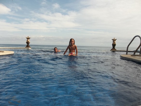 Piscine d'Ahmed...à débordement