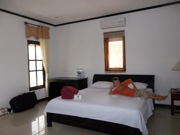 Maceo fait la présentation de notre plus grand logement